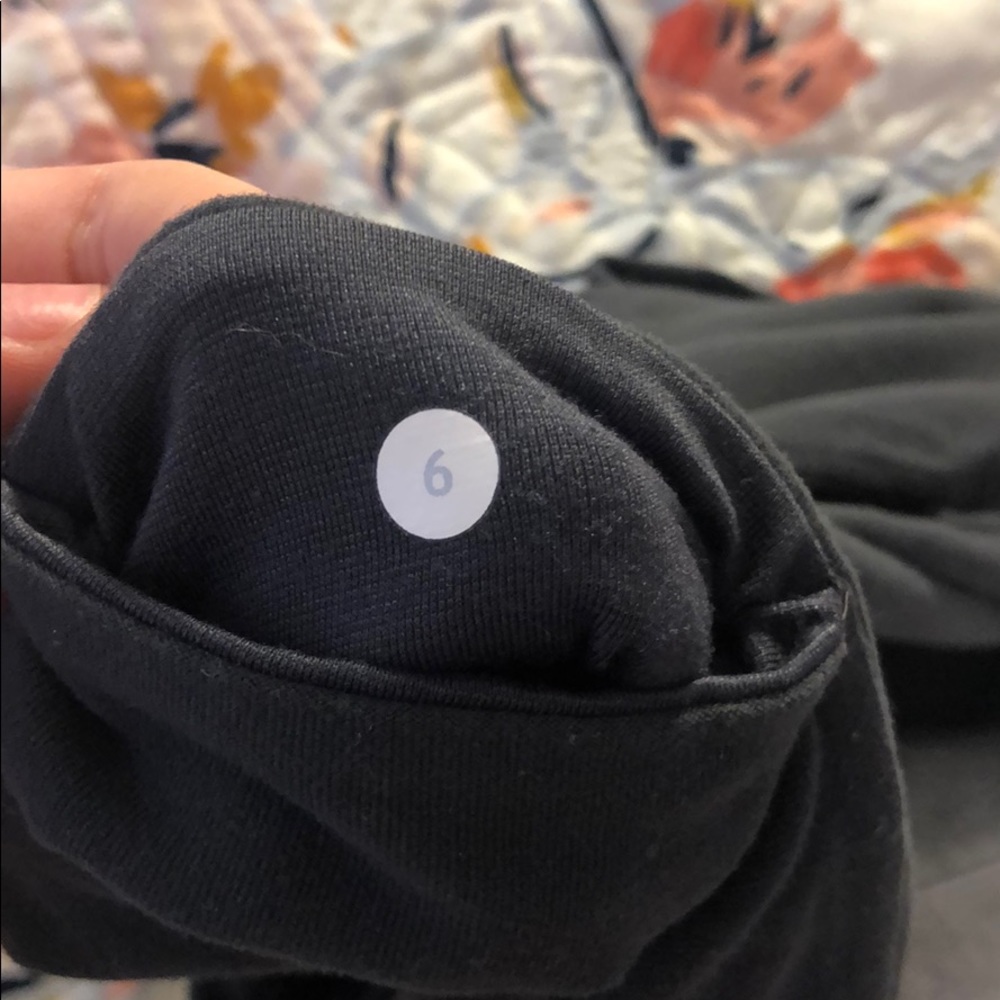 lululemon capris - Picture 4 of 5